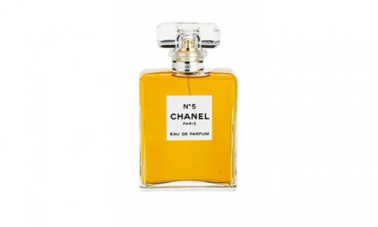 Chanel-No.5-woman-1000-600