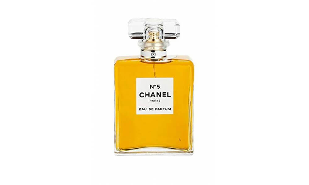 Chanel-No.5-woman-1000-600
