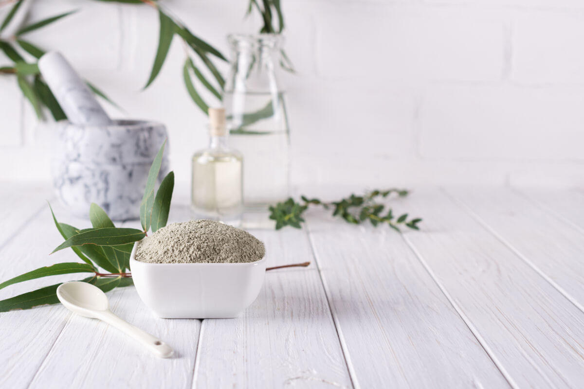 Argilla verde, oli essenziali di rosmarino e di jojoba