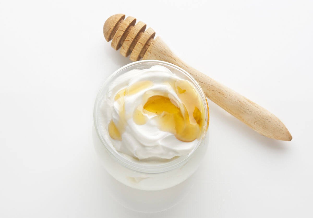 Maschera con miele, yogurt e uovo