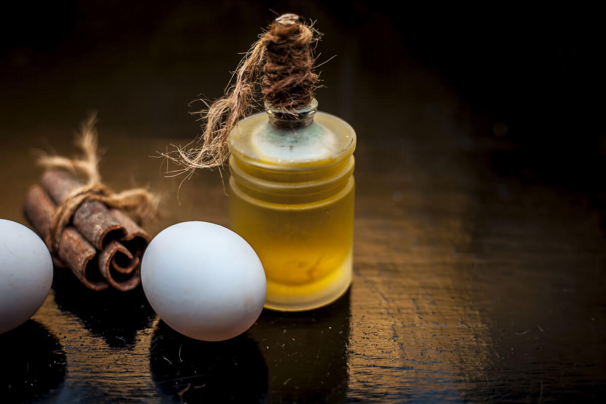 Maschera con uovo, aceto e olio EVO