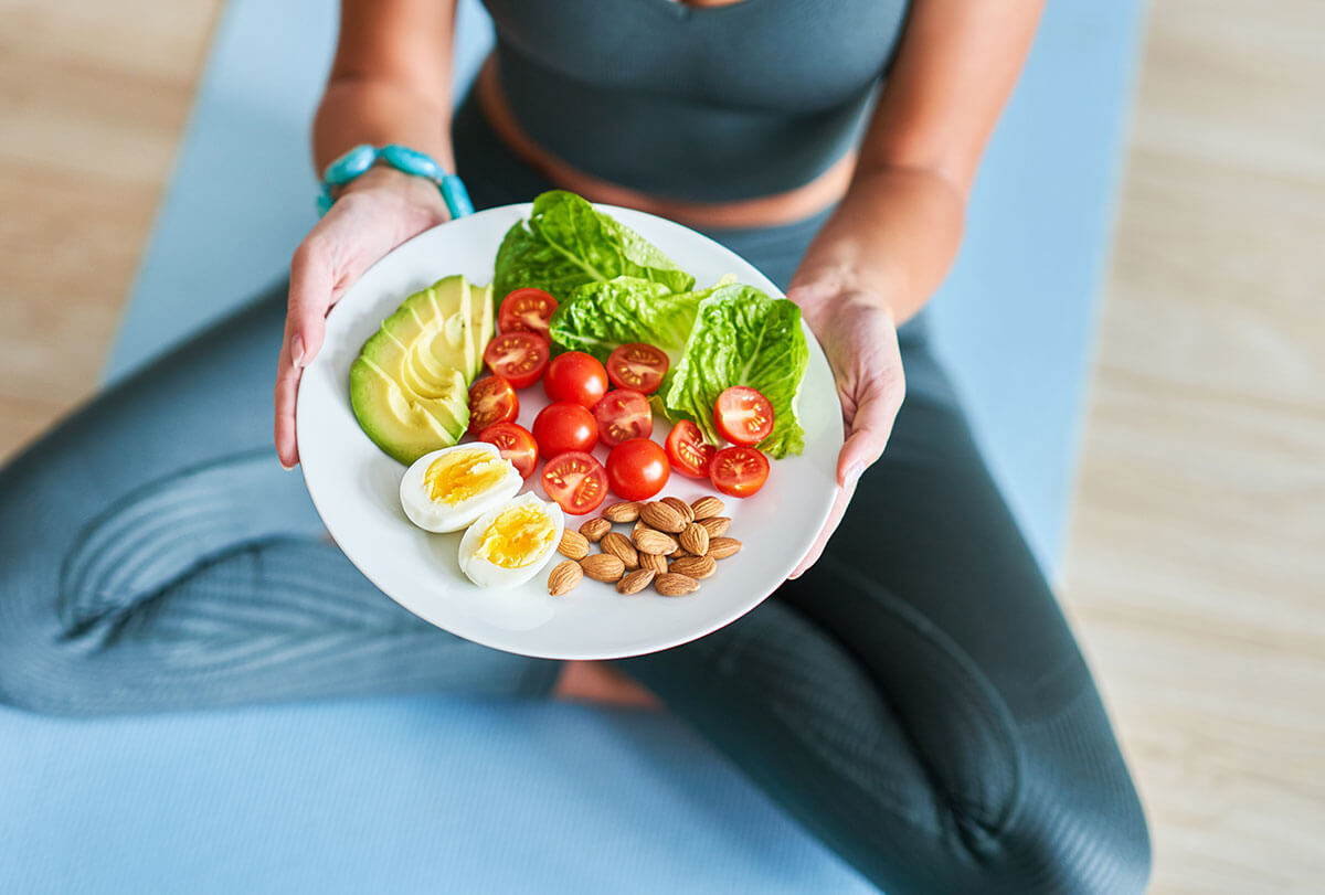 Si può mangiare prima dello yoga