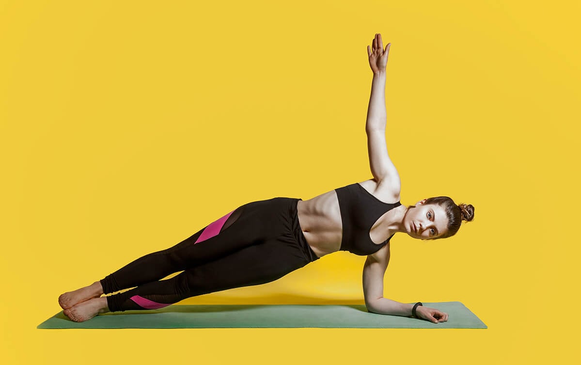 Plank laterale con il gomito appoggiato