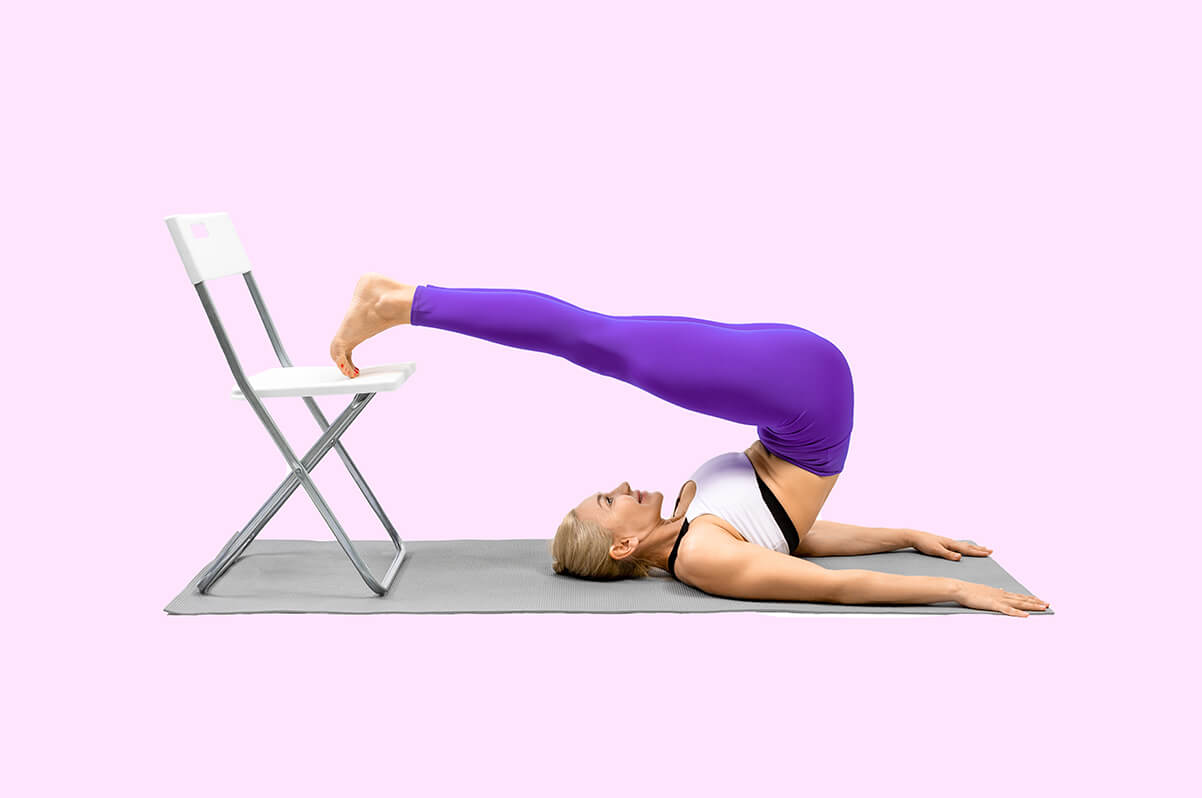 posa dellaratro al muro o su una sedia