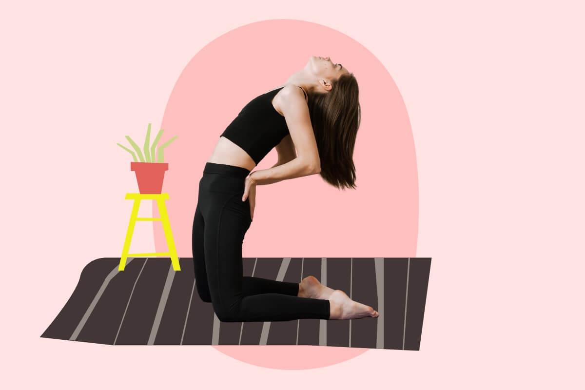 Ustrasana con le mani sulla schiena Ustrasana con le mani sulla schiena