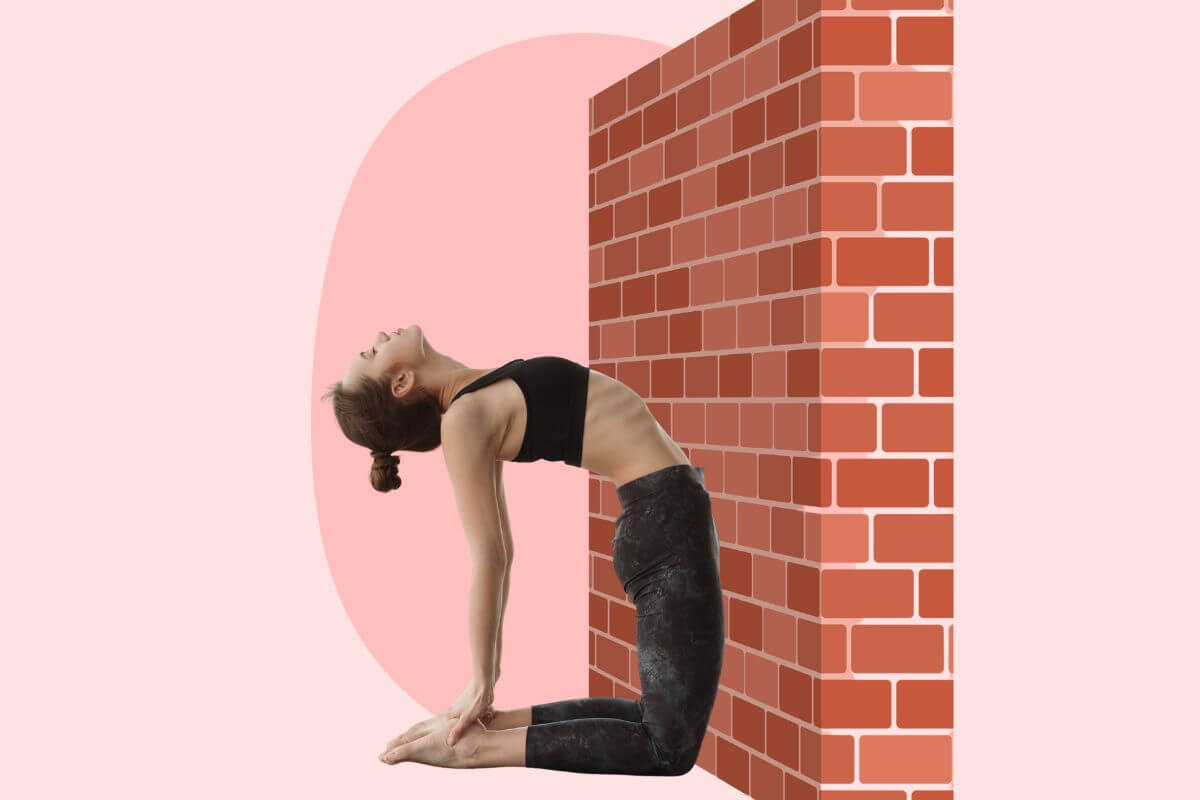 Ustrasana su un muro Ustrasana su un muro