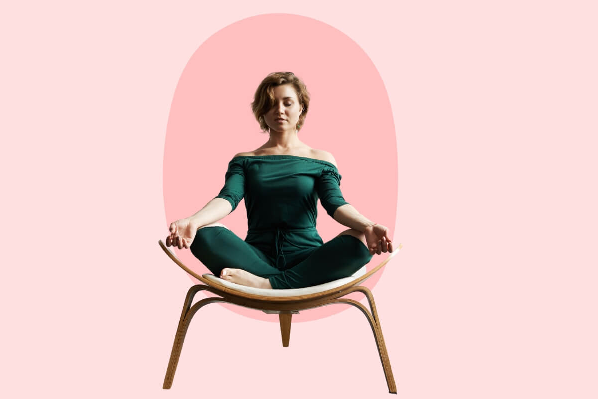 padmasana su una sedia o una poltrona 2 padmasana su una sedia o una poltrona 2