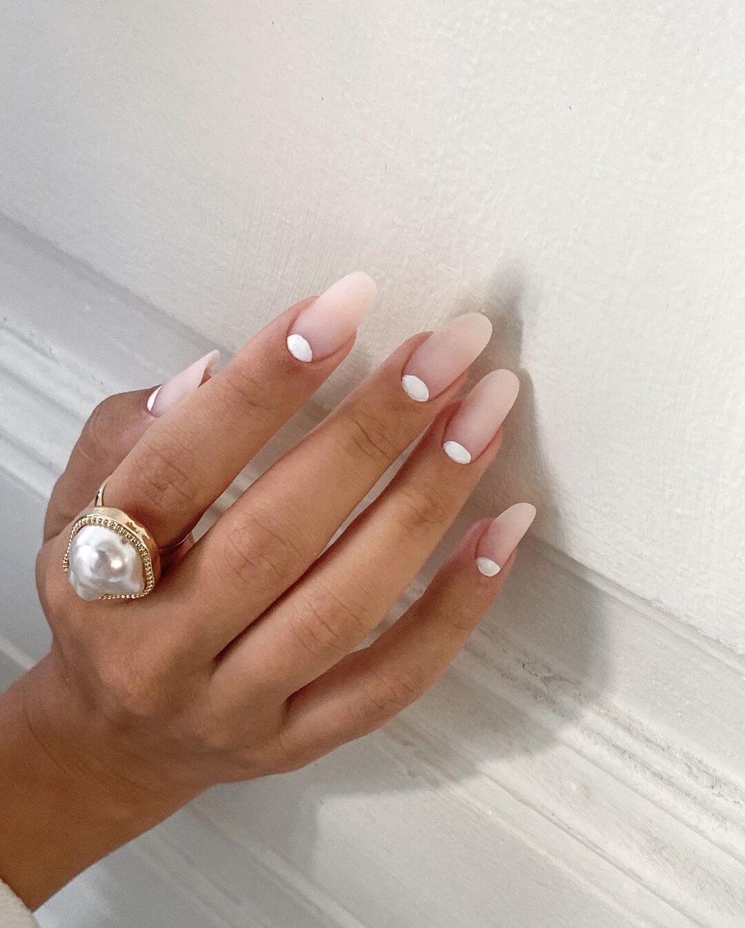 MATTE CON LUNETTE BIANCHE