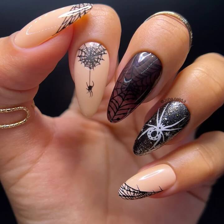 NAIL ART EFFETTO TATTOO