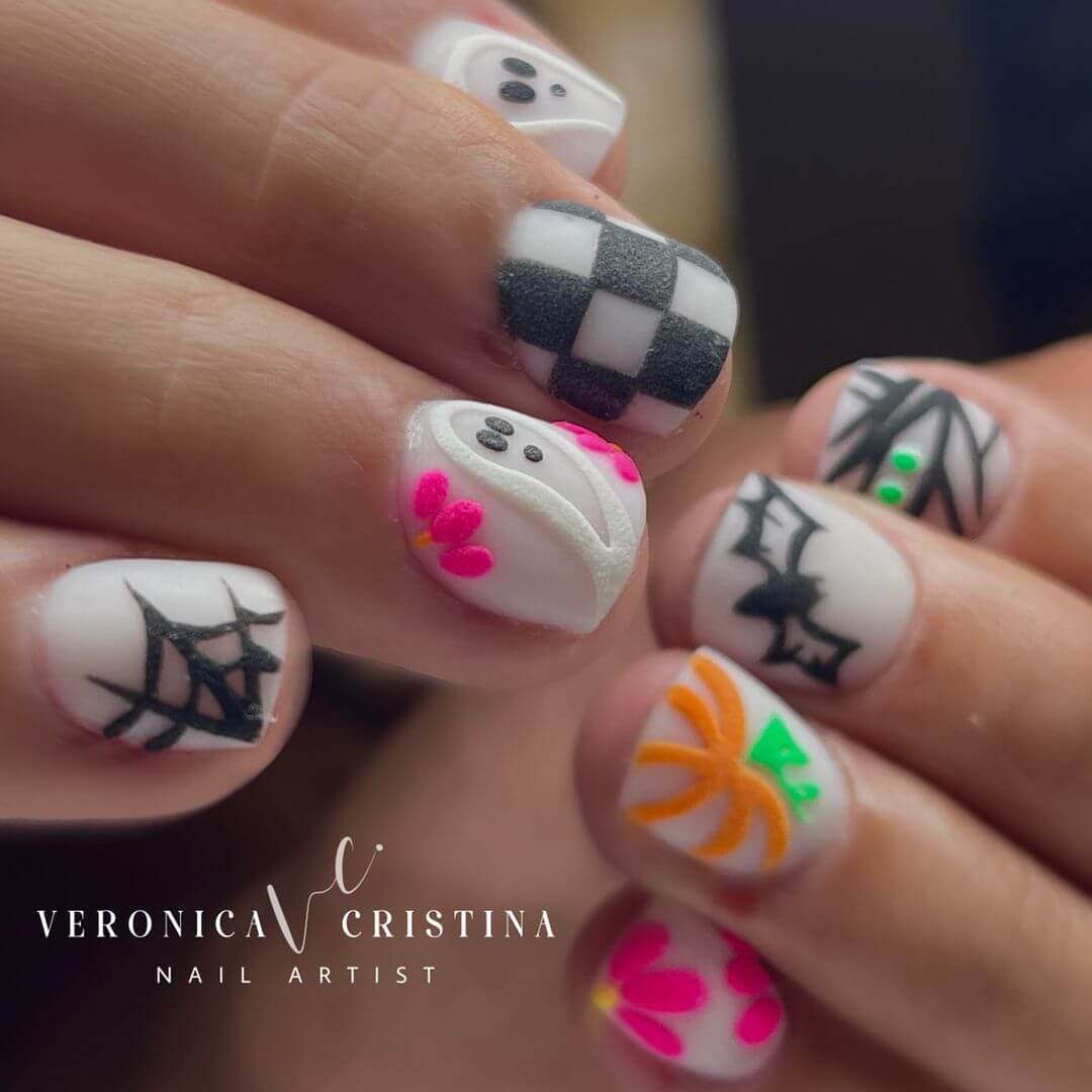 UNGHIE CORTISSIME CON DETTAGLI VELVET