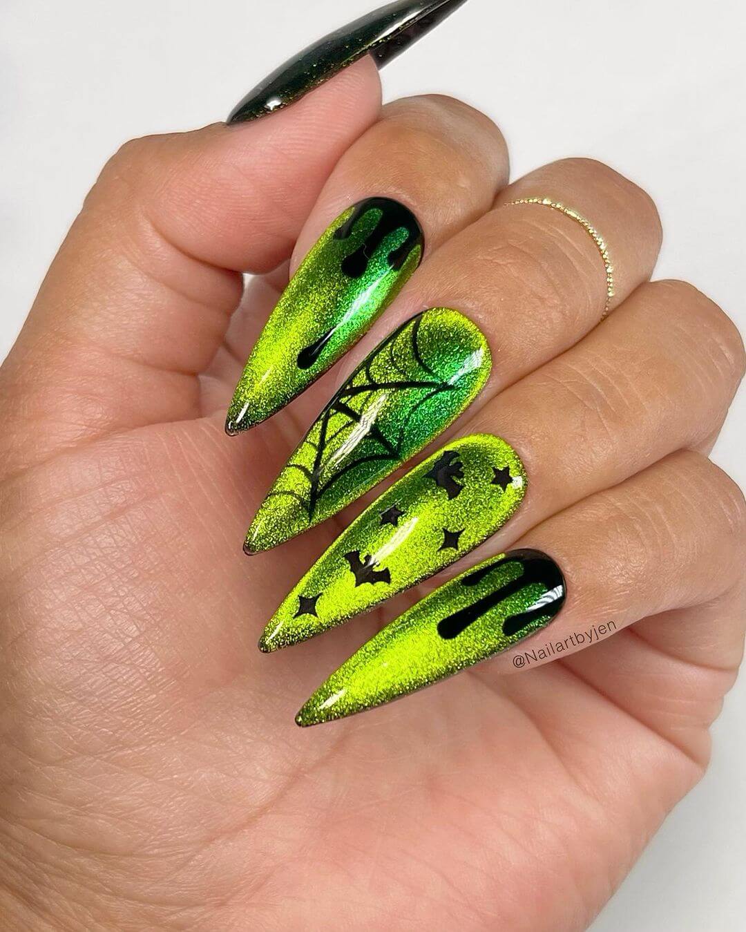 VERDE OLOGRAFICO PER HALLOWEN nailartbyjen
