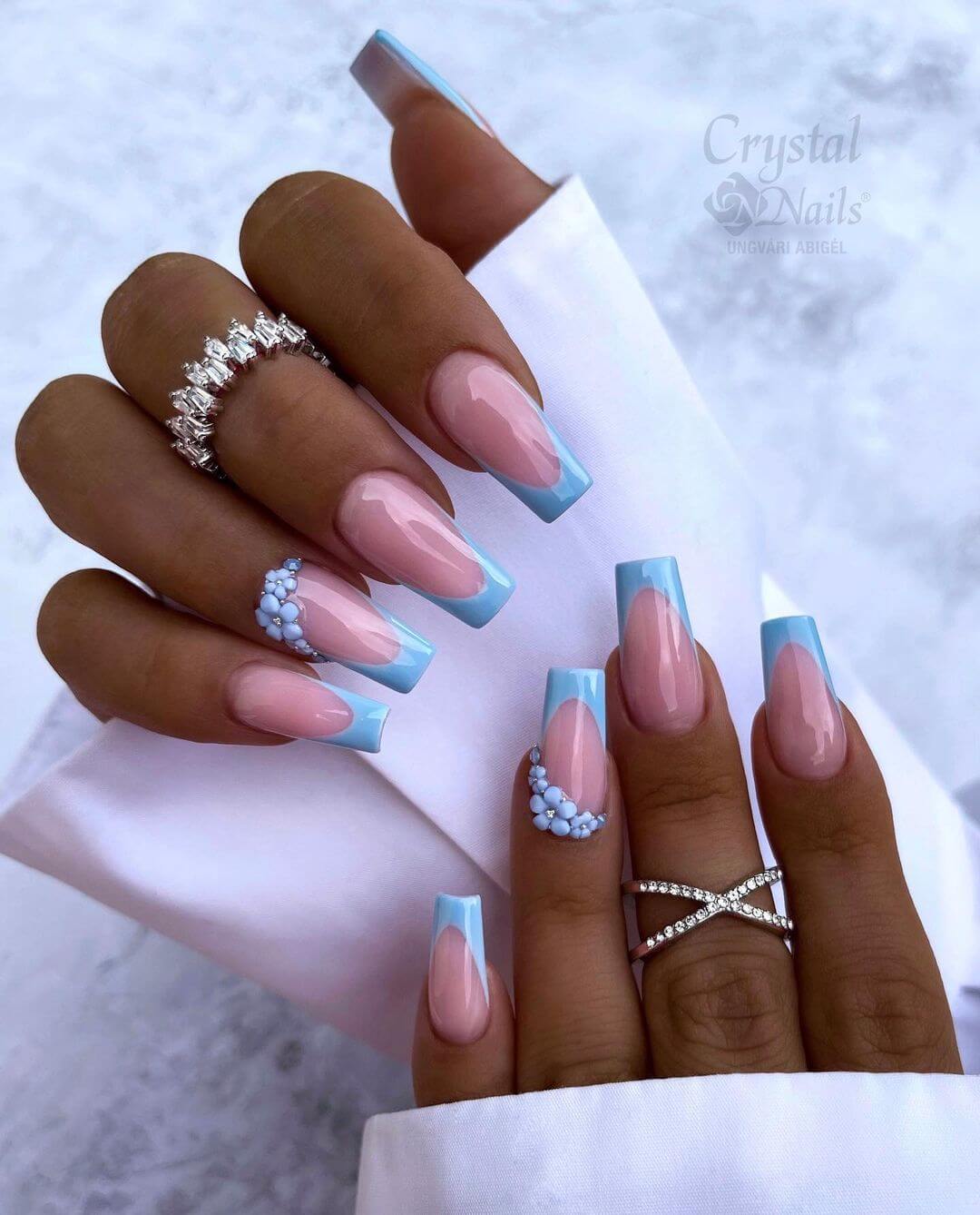 french azzurro con fiori tridimensionali nailsbyabigel